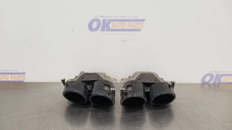 21 MERCEDES BENZ AMG GT43 X290 REAR BUMPER EXHAUST TIP SET PAIR BLACK Foto 1 de 4