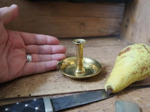Raro Pequeño Latón Palo de Cámara Palo Cónico Miniatura Victoriano Ir a la Cama Luz - Imagen 1 de 9