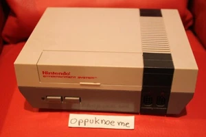 Nintendo Entertainment System Console and Controller Pre-owned used collectors - Picture 1 of 8