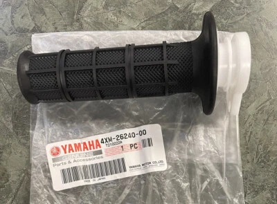 OEM Yamaha Throttle Grip Assembly YZ125 YZ125X YZ250 YZ250X 4XM-26240-00-00 - Image 1 of 2