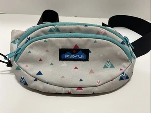 KAVU Belt Bag Fanny Pack Unisex Women Men Travel Pouch Geometric Triangle Print - Picture 1 of 12