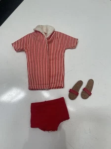 Traje de baño vintage 1960 Ken Doll a rayas rojas traje de playa - Imagen 1 de 9