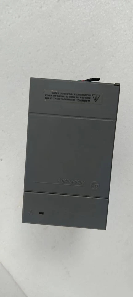 ALLEN-BRADLEY SLC 500 FUENTE DE ALIMENTACIÓN 1746-P2 SER C - Imagen 1 de 4