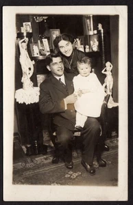 ANTIQUE FLOWING WOMEN SCULPTURES & HAPPY FAMILY INTERIOR~ 1910s RPPC PHOTO - Picture 1 of 4