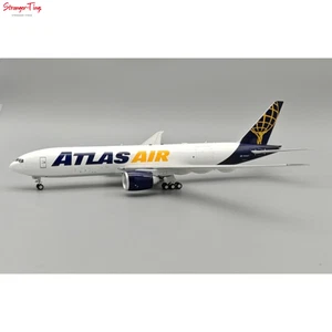 IN FLIGHT 777F5Y1024 - 1/200 ATLAS AIR BOEING 777-F16 WITH STAND - Picture 1 of 1