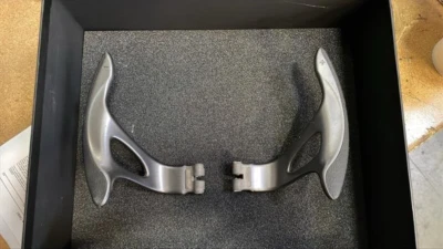 NISSAN GT-R GTR R35 VR38 3.8L 原始设备制造商 STEERING WHEEL PADDLE SHIFTERS — 第 1/2 张图片