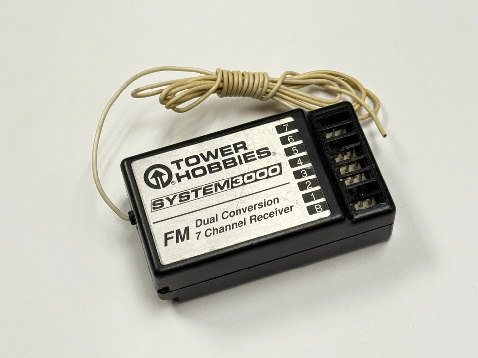 Futaba Tower Hobbies R127DF 127DF 72MHZ RC AIR Remote Control Airplane Receiver - Image 1 of 1