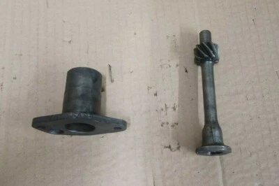 MGB DISTRIBUTOR DRIVE SHAFT AND DRIVE HOUSING [62-80] 12G4499 1G2285 - Image 1 of 4