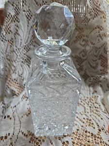 Decantador de vidrio artístico con patrón de diamante de vidrio de corte pesado belleza vintage - Imagen 1 de 7