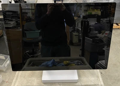 Microsoft Surface Studio i7-6820HQ 16GB RAM 1TB SSD GTX 965M 2GB Win11 - *READ* - Image 1 of 4