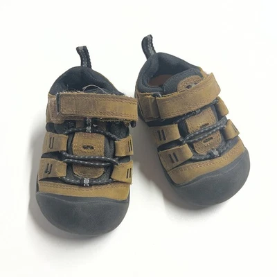 Zapatos de senderismo Keen Newport para niños pequeños talla 5 acero marrón al aire libre Foto 1 de 4