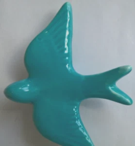 Wall Hanging Blue Ceramic blue Flying Bird Small Ornament Home Wall Decor - Picture 1 of 3