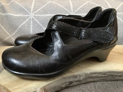 Zapatos ARAVON Mary Jane Talla 9B Cuero Negro 2” Tacón Cómodo Mocasín Gancho Lazo Usados en Excelente Condición Foto 1 de 4