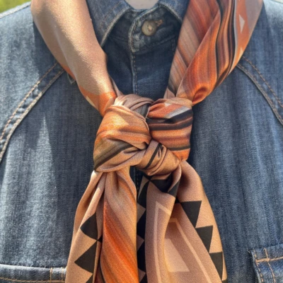 Bufanda de seda Cowtown Wild Rags (Cowboy Fogata) Wild Rag Bandana Foto 1 de 4