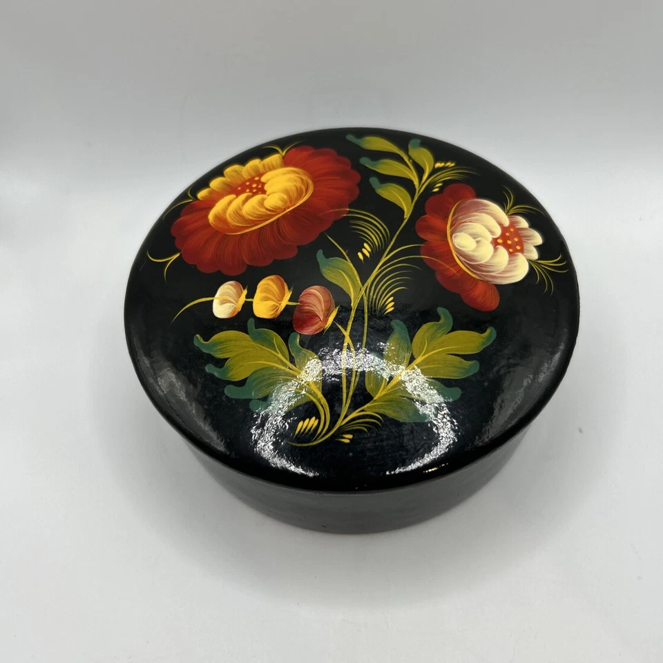 Original VTG Lacquer Ware 1965 Wood Round PAINTED FLORAL STASH Trinket BOX - Image 1 of 4