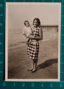 FOTO DONNA E BAMBINA PALAFITTA MARE  - VIAREGGIO 1929 ( F 40 ) - Foto 1 di 2