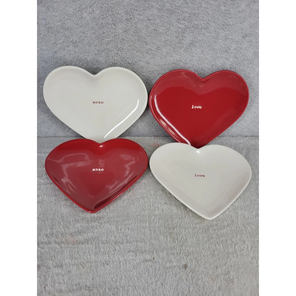 Juego de 4 platos de San Valentín en forma de corazón Pottery Barn Love XOXO rojo blanco cerámica Foto 1 de 4