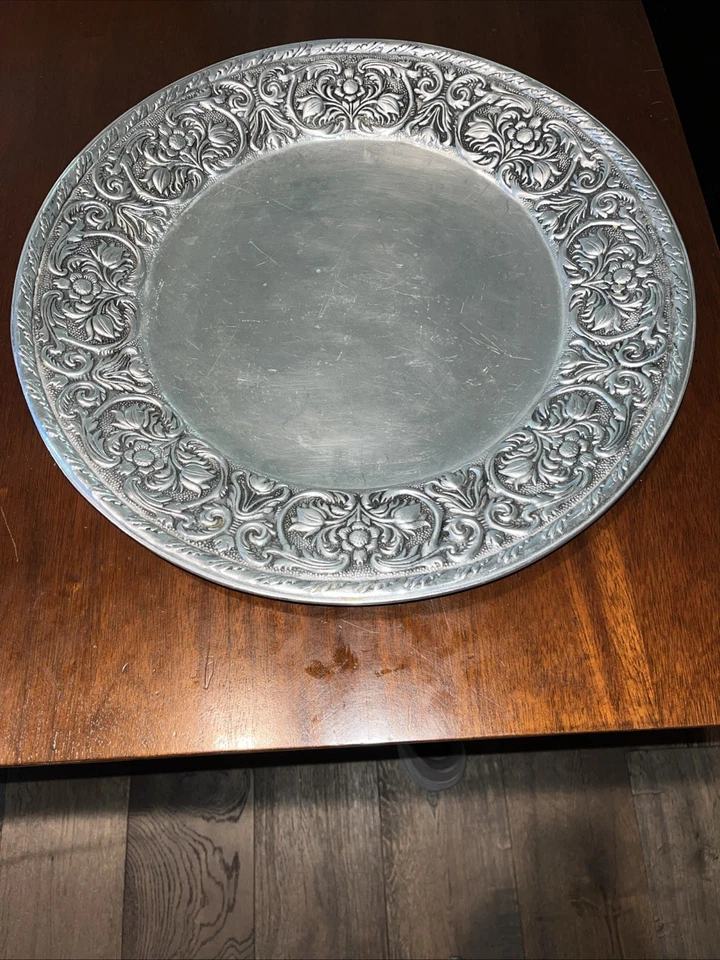 Bandeja para servir peltre Wilton Armetale William Mary 17 3/4" Foto 1 de 4