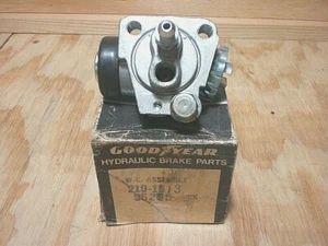 1968 1969 1970 Toyota Corolla front RH wheel cylinder NOS! - Picture 1 of 1
