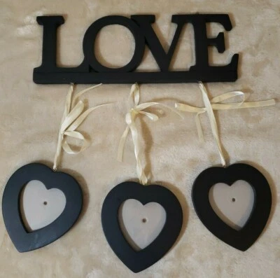 Marcos de corazón colgantes Love With - Aprox. Marcos de 2"x2" - 3 marcos - 3,5"x9,5"x 0,5" Foto 1 de 4