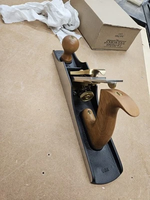 Lie-Nielsen No. 5 Jack Plane Excellent Condition Rearly Used In Original Box - Image 1 of 4