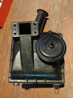 76 vw bus 2.0 air cleaner - Image 1 of 4