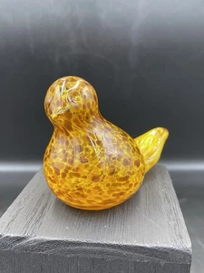 1976 Maude & Bob St Clair Yellow & Brown Speckled Bird Glass Paperweight - Picture 1 of 8