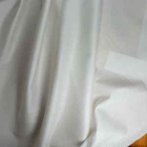 Bio-Satin GOTS 100% Baumwolle, 0,5 m 162cm breit 140g/lfdm gebleicht warmes weiß - Bild 1 von 2