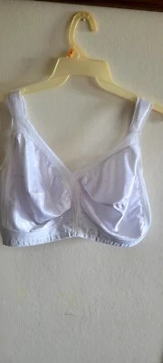 Sujetador Playtex 18 Horas Blanco 42DDD Hombro Cómodo Encaje Inalámbrico Sin Acolchado 4693 Foto 1 de 4