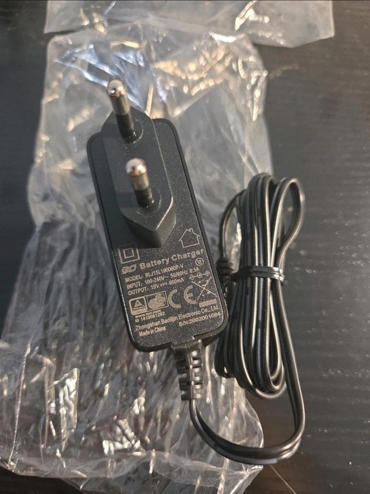 Netzteil Ladegerät 19V/0,6A 600mA - Bild 1 von 1