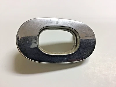 Porta traseira Ford Bronco 1970 emblema letra O D9TB-1716577 B-A - Imagem 1 de 4