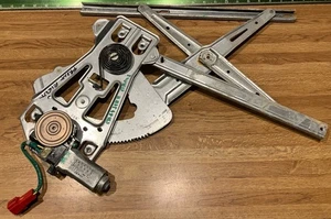 1996-2000 Cirrus Stratus Breeze RIGHT Front Power Window Motor & Regulator RH - Picture 1 of 9