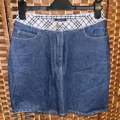 Minifalda vaquera Burberry talla Uk 6 Foto 1 de 4