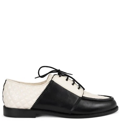 71875 auth CHANEL black & cream leather 18A HAMBURG LACE-UP Flats Shoes 41 fit 4 - Image 1 of 4