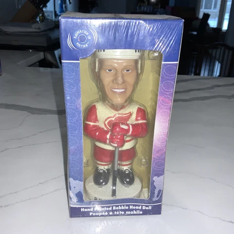 2002 HAND PAINTED BOBBLE HEAD DOLL - BOBBLE DOBBLES - BRETT HULL - Red Wings Cover