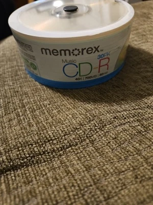 Memorex LightScribe CD-R 80 min 700MB Recordable Blank Discs 30 Pack 52x - Image 1 of 3