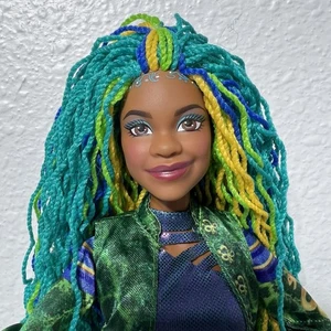 Muñeca de moda Disney Descendants Rise of Red Uliana Sister of Ursula Mattel 11 pulgadas - Imagen 1 de 8