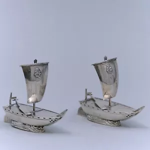 Japanisches Sterlingsilber Paar Segelboot Form Salz & Pfefferstreuer ohne Monogramm - Bild 1 von 8