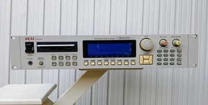 Akai S3000XL + BlueScsi + Fusibile Scsi + FD + Backlight Nuova + Pacchetto Ram - Imagen 1 de 14
