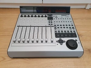 Mackie Control Universal Pro - DAW-Controller mit 9 Motorfadern. Top Zustand! - Bild 1 von 11