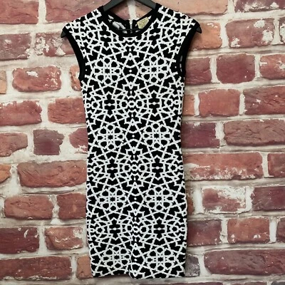 Vestido Suéter Torn By Ronny Kobo Para Mujer Pequeño Negro Blanco Abstracto Cremallera Foto 1 de 4