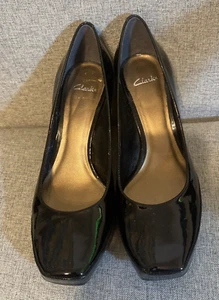CLOSING DOWN! LOVELY CLARKS LADIES SIZE 5 SQUARE TOE SHOES BLACK PATENT LEATHER - Picture 1 of 5