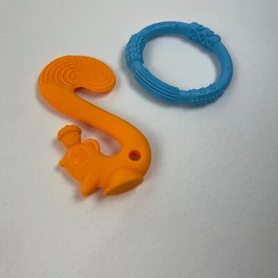 Cute Baby Teethers Silicone Toy Set 2pcs Soft Safe Infant Teething Rings - Image 1 of 4