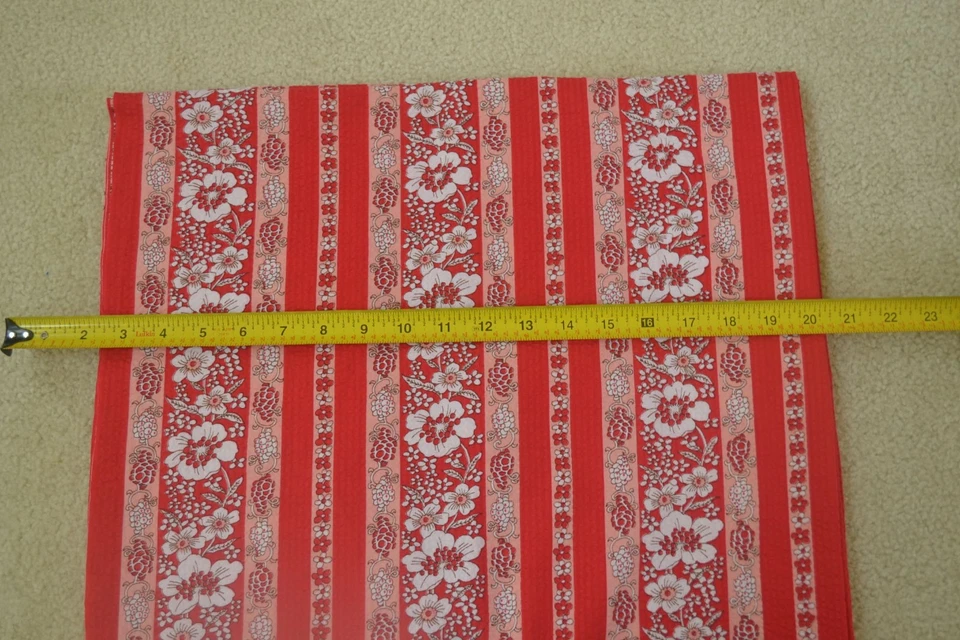 By 1/2 码,36 英寸复古 1940 - 60 年代,红色白色和粉红色花卉条纹 Plisse,M7359 — 第 1/4 张图片