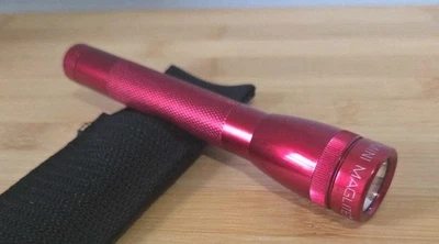 Linterna MINI-MAGLITE AA-6" de largo-roja, funciona Foto 1 de 4