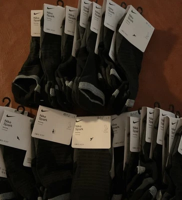 耐克 SPARK 气垫无展示跑步袜-CU7201-010 批发 47 对 — 第 1/4 张图片