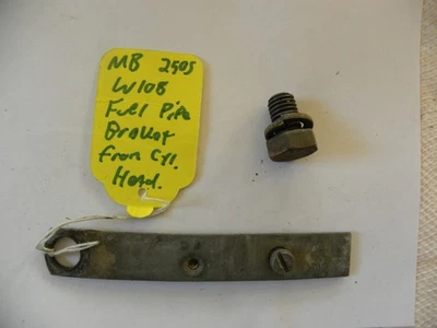 Mercedes Benz W108 250S Fuel Line Pipe Clamp Bracket from cylinder head Klammer Foto 1 de 3