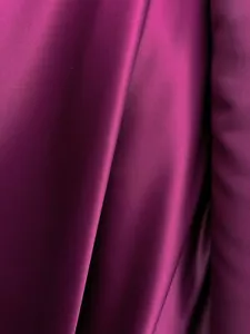 Burgunderroter fester 100 % Polyester Mystique Satin Stoff (60 Zoll) Meterware - Bild 1 von 1