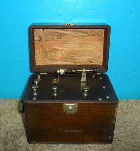 Metropolitan Radio "Little Giant" Crystal Receiver - Picture 1 of 12