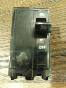 Interruttore Quadrato D QOB230 HACR RATED 2 POLI 30 AMP Nero Quadrato - Foto 1 di 4